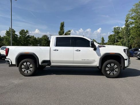 Used 2024 GMC Sierra 2500 Denali w/ Denali Reserve Package AWD/4WD image 2