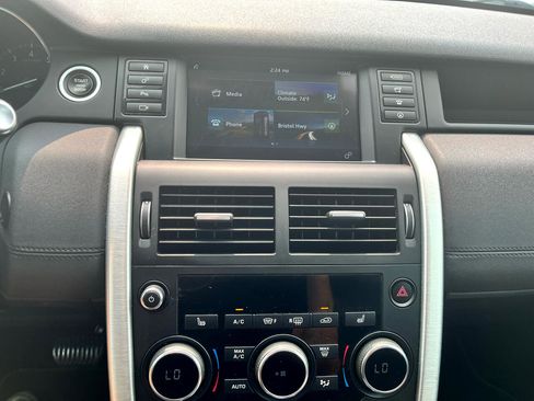 Used 2018 Land Rover Discovery Sport SE image 22