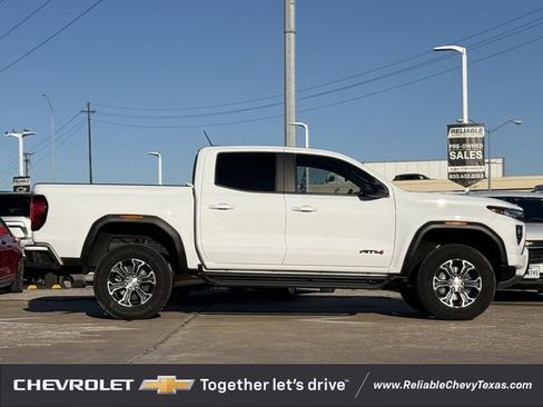 Certified 2025 GMC Canyon AT4 w/ LPO, Off Road Lift Package image 5