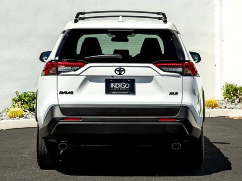Used 2025 Toyota RAV4 XLE FWD image 8