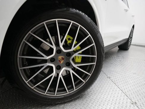 Certified 2019 Porsche Cayenne E-Hybrid image 8