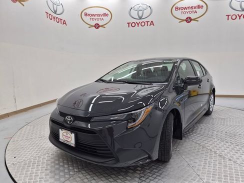 Used 2026 Toyota Corolla LE FWD image 2