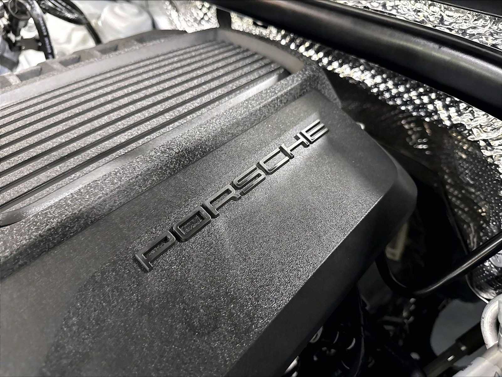 Used 2026 Porsche Macan AWD/4WD image 37