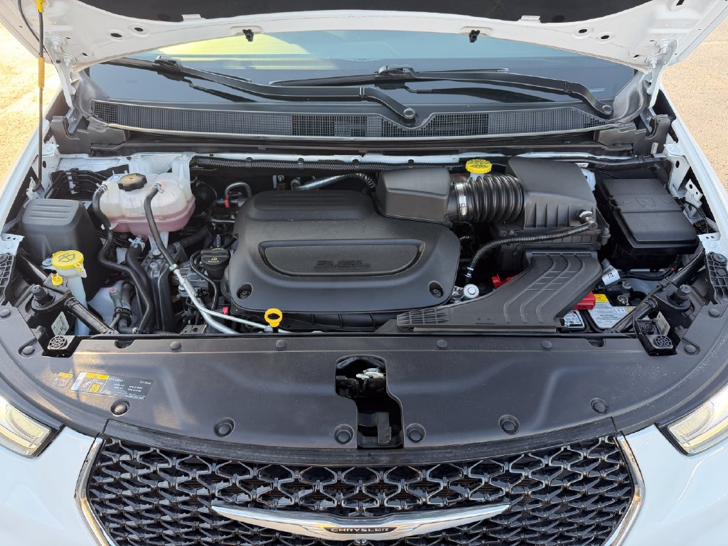 Used 2026 Chrysler Pacifica Select FWD image 39