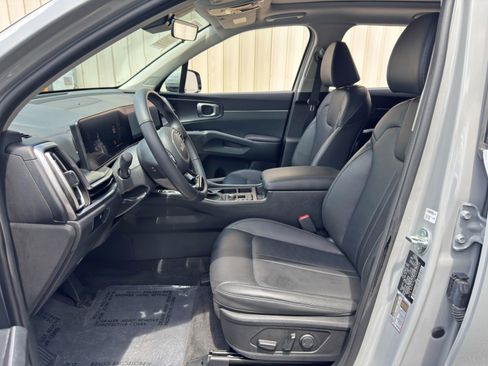 Used 2025 Kia Sorento S w/ Panoramic Sunroof Package AWD/4WD image 16
