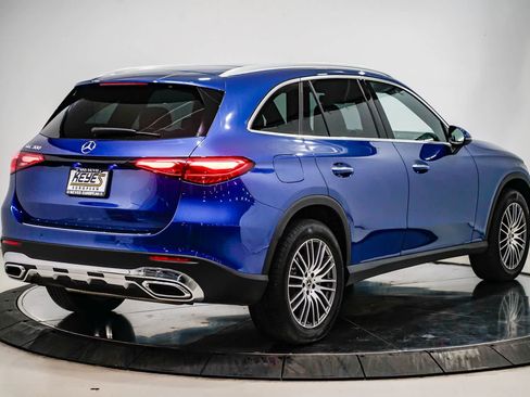 Used 2026 Mercedes-Benz GLC 300 image 4