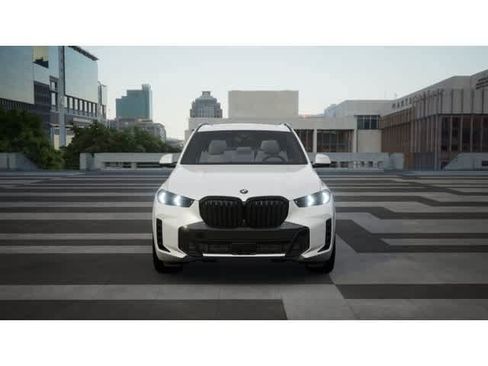 New 2026 BMW X5 sDrive40i w/ M Sport Package RWD image 3
