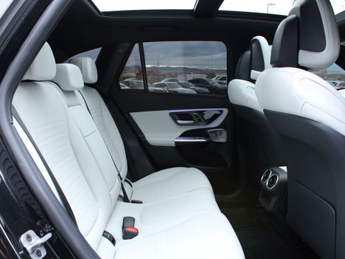 Used 2024 Mercedes-Benz GLC 300 4MATIC image 26