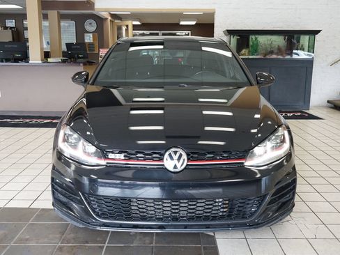 Used 2018 Volkswagen GTI SE FWD image 17