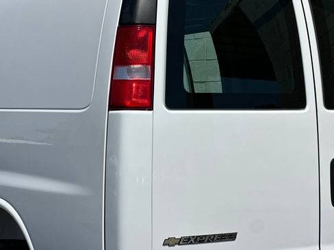 Certified 2025 Chevrolet Express 2500 w/ Driver Convenience Package RWD image 32