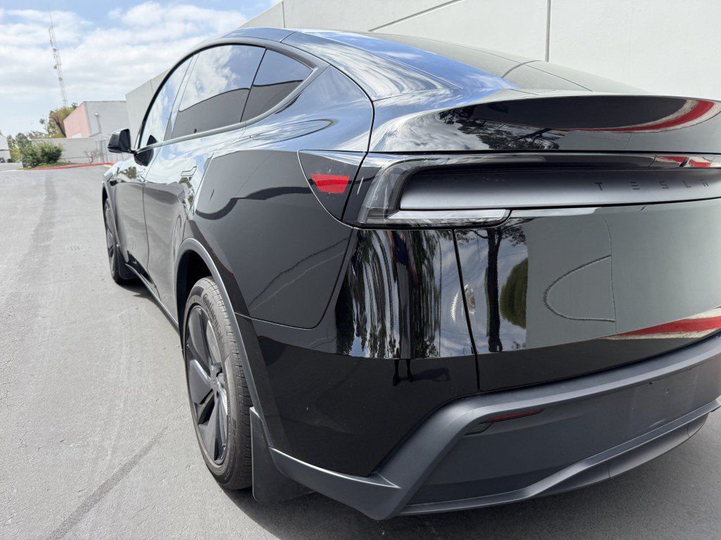 Used 2026 Tesla Model Y Long Range AWD/4WD image 10