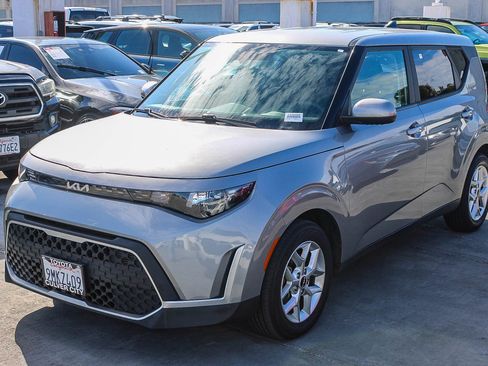 Used 2023 Kia Soul LX w/ Option Group 015 image 3