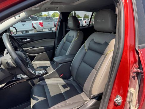 Used 2024 Chevrolet Trax ACTIV w/ Sunroof Package FWD image 10