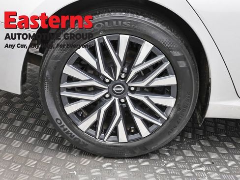 Used 2024 Nissan Altima 2.5 SV FWD image 29