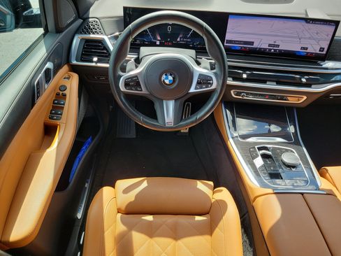 Used 2025 BMW X5 xDrive40i w/ M Sport Package AWD/4WD image 15