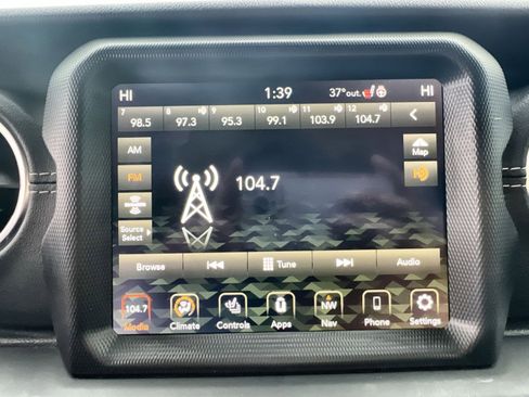 Used 2020 Jeep Gladiator Overland w/ Popular Equipment Package image 18