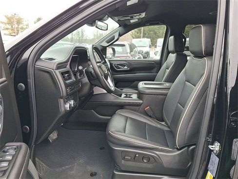 Used 2023 GMC Yukon SLT image 6