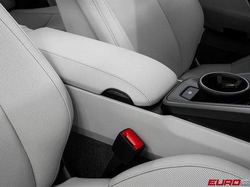 Used 2024 Porsche 911 Carrera 4S image 32