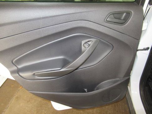 Used 2019 Ford Escape S image 27