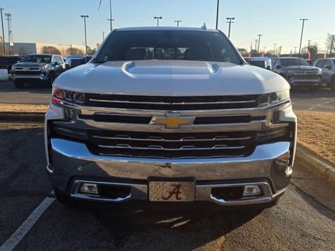 Used 2020 Chevrolet Silverado 1500 LTZ image 2