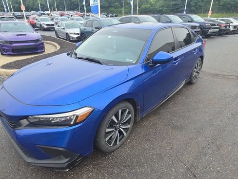 Used 2022 Honda Civic EX image 3