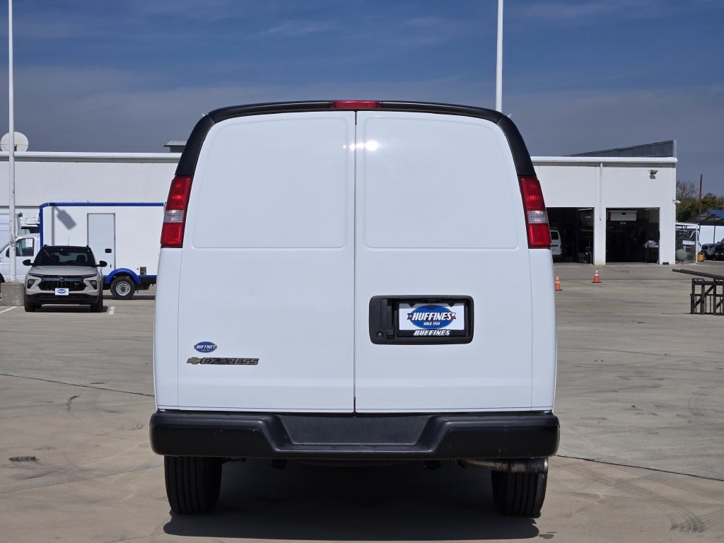 Used 2025 Chevrolet Express 2500 Extended w/ Driver Convenience Package RWD image 6