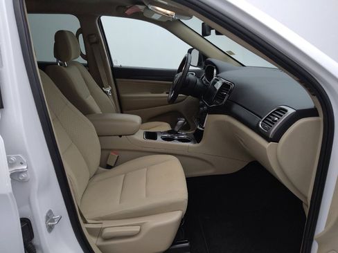 Used 2022 Jeep Grand Cherokee Laredo E w/ Security & Convenience Group AWD/4WD image 21