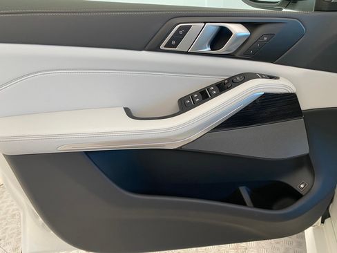 Certified 2025 BMW X5 xDrive50e w/ M Sport Package image 12