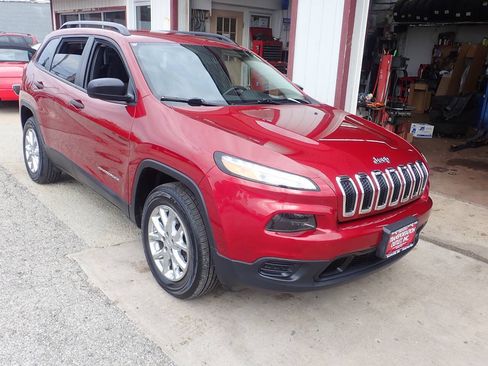 Used 2016 Jeep Cherokee Sport w/ Cold Weather Group AWD/4WD image 20