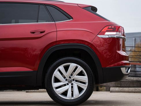 Certified 2020 Volkswagen Atlas Cross Sport SE image 4