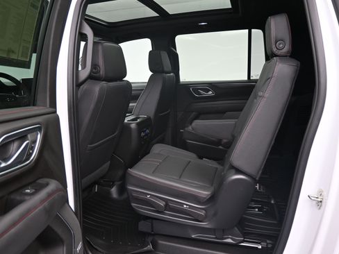 Certified 2023 Chevrolet Suburban RST w/ Luxury Package image 12