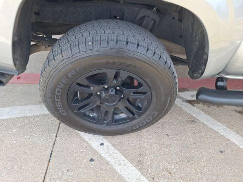 Used 2022 Toyota Tacoma SR image 11