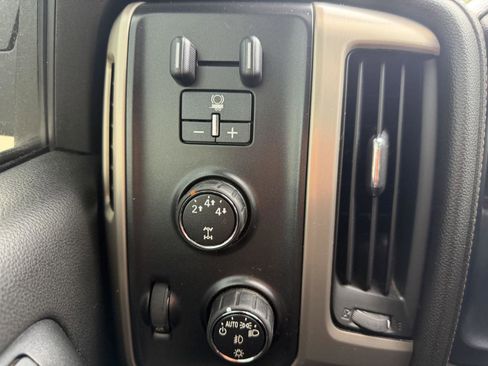 Used 2015 GMC Sierra 2500 Denali w/ Duramax Plus Package AWD/4WD image 12