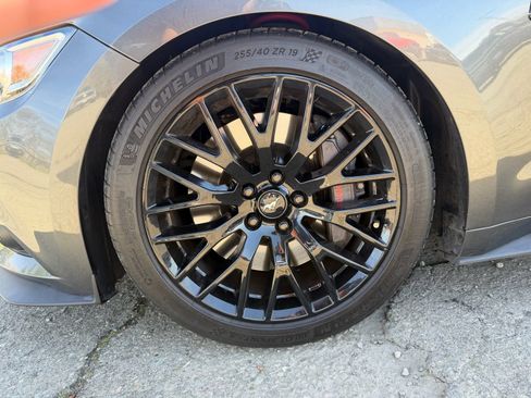 Used 2017 Ford Mustang GT Premium w/ GT Performance Package image 9