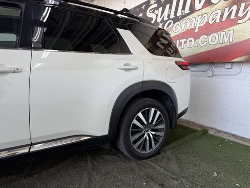 Used 2022 Nissan Pathfinder Platinum w/ Cargo Package image 2