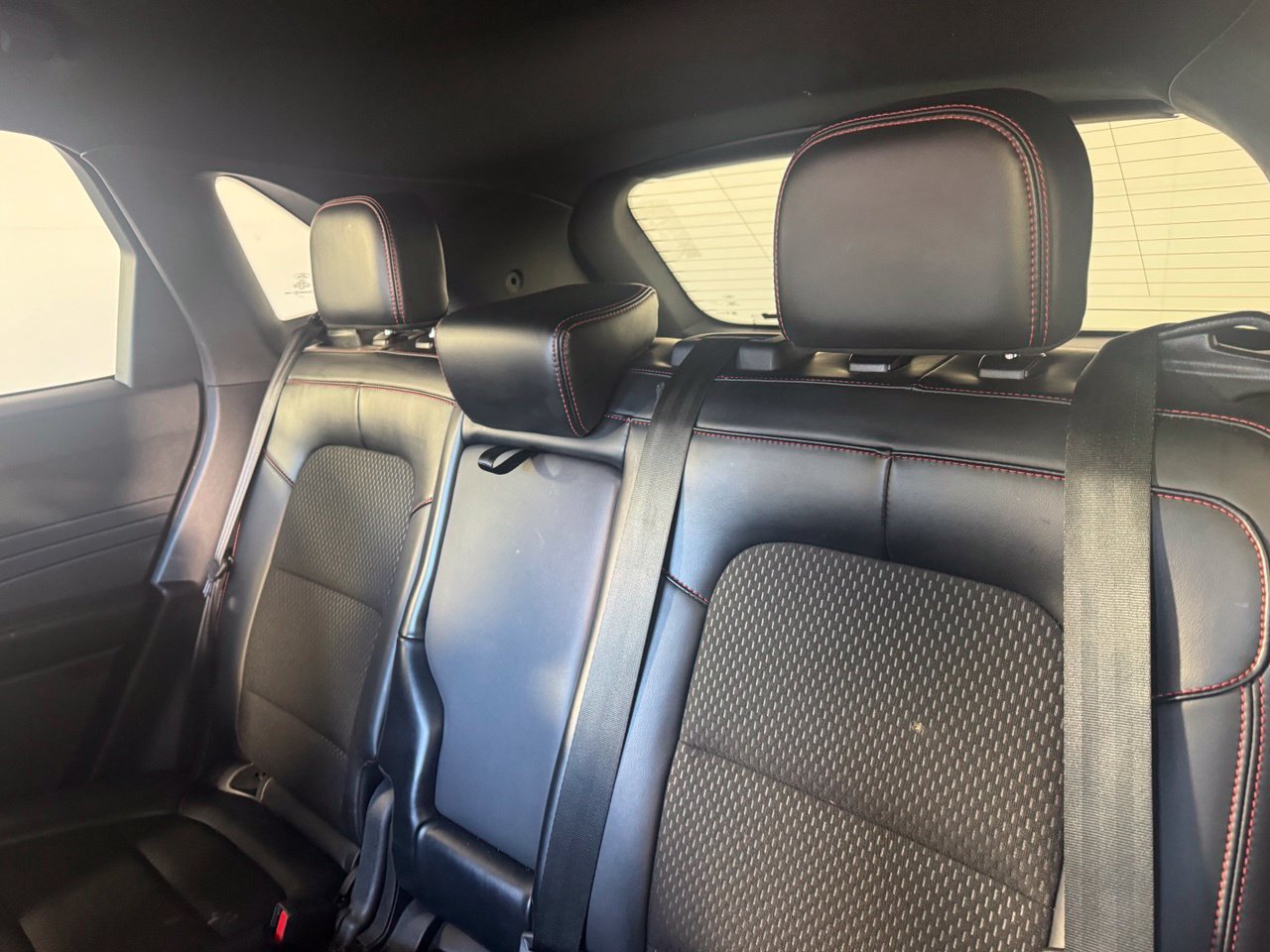 Used 2025 Ford Escape ST-Line FWD image 11