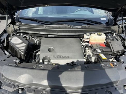 Used 2023 Buick Enclave Essence w/ Sport Touring Edition image 11