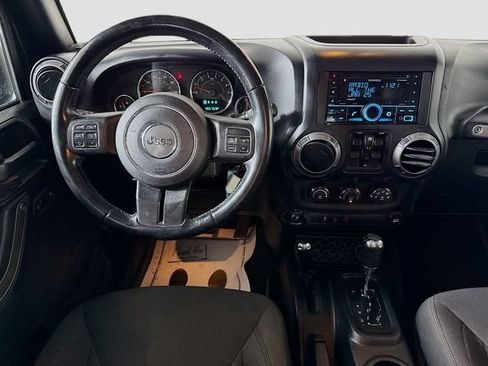 Used 2018 Jeep Wrangler Unlimited Sport S AWD/4WD image 16