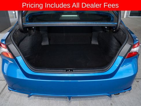 Used 2019 Toyota Camry SE FWD image 5