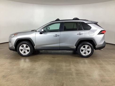 Used 2020 Toyota RAV4 XLE AWD/4WD image 8