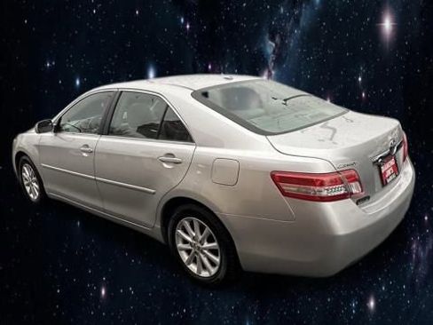 Used 2011 Toyota Camry XLE image 15