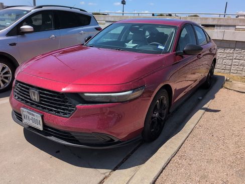 Used 2025 Honda Accord SE image 1