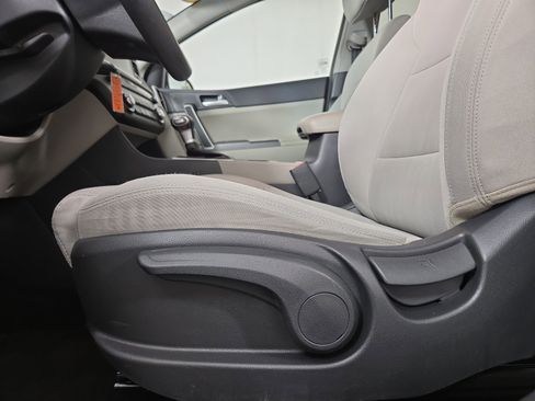 Used 2020 Kia Sportage LX image 28