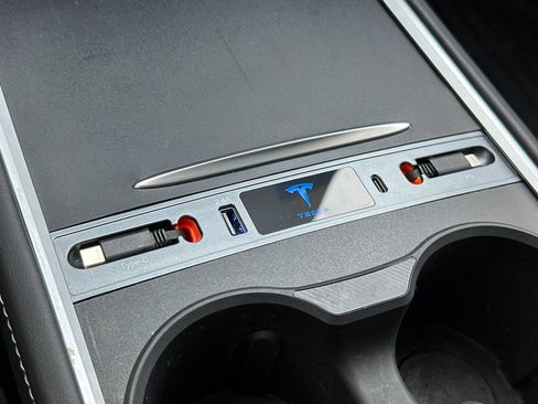 Used 2024 Tesla Model Y Performance image 35