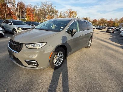 Used 2023 Chrysler Pacifica Touring-L