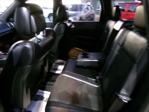 Used 2020 Jeep Grand Cherokee Altitude image 12