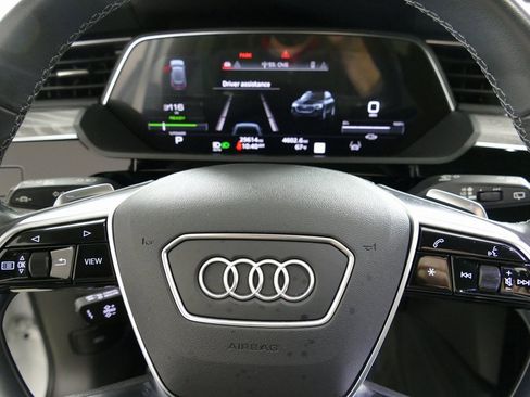 Used 2023 Audi e-tron Premium Plus image 18