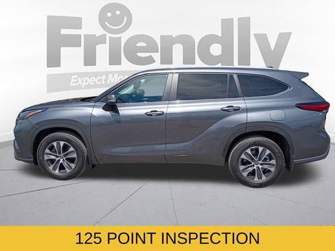 Used 2023 Toyota Highlander XLE AWD/4WD image 8