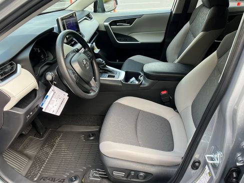 New 2025 Toyota RAV4 XLE image 9