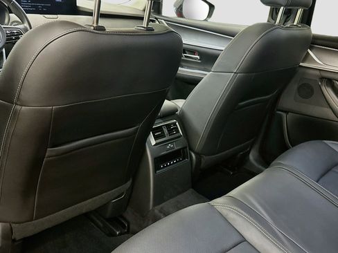 Used 2025 MAZDA CX-70 Plug-In Hybrid w/ Premium Pkg AWD/4WD image 29